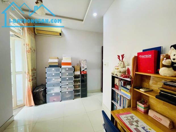GIẢM SỐC 800 TRIỆU – CHỈ CÒN 8.5 TỶ – NHÀ HXH PHÚ NHUẬN – THÔNG XE TẢI – 6PN, 7WC - 4