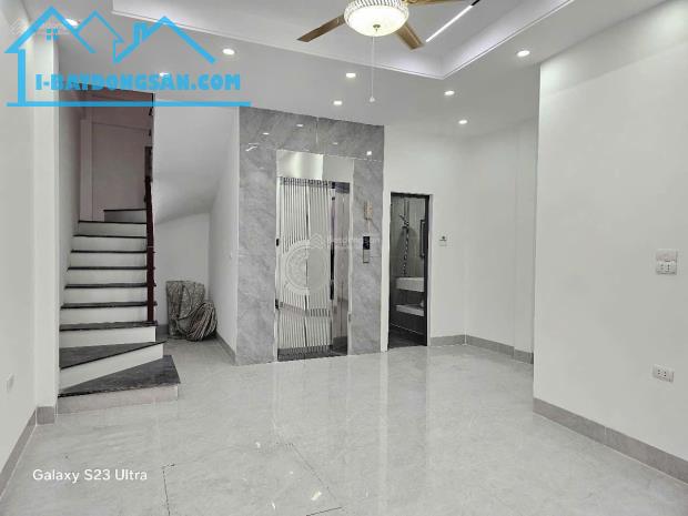 Duy nhất 1 căn Xuân La có thang máy gần ô tô 2p ra Hồ Tây 40m*6T đủ nội thất mới ở luôn - 1