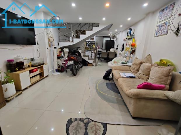 Nhà mới đẹp 3 tầng đường 3 Tháng Hai Quận 10, 4x12m chỉ 7.9 tỷ - 1
