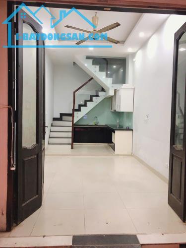 Siêu hiếm: Chỉ 5.55 tỷ có nhà Nguyễn Tuân Thanh Xuân 10m ra ô tô 4T*25m sát trường chợ