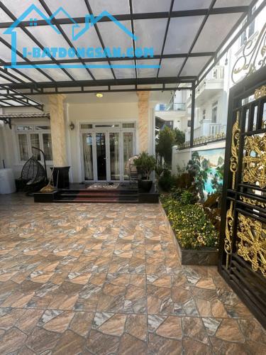 BÁN VILLA 7 PHÒNG NGỦ MAI ANH ĐÀO PHƯỜNG 8  ĐÀ LẠT GIÁ 13 TỶ - 2