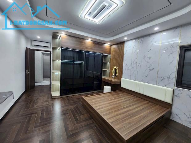 Nhà đẹp nội thất xịn đường ô tô tránh khu Quân Đội 918 Phúc Đồng DT 45m2 . Giá 16.38 tỷ - 3