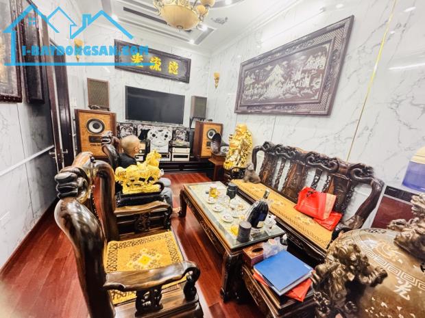 XUÂN LA - NHÀ DÂN XÂY ĐẸP LONG LANH - GẦN PHỐ,NGÕ RỘNG THOÁNG - Ô TÔ QUA NHÀ DT: 30/35m2 -