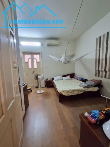 Bán Nhà Mặt Phố Nguyễn Cảnh Dị. Hoàng Mai. Lô Góc. Ô Tô. Vỉa Hè. DT 90m2. Giá 32,8 Tỷ.