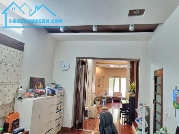 Bán Nhà Mặt Phố Nguyễn Cảnh Dị. Hoàng Mai. Lô Góc. Ô Tô. Vỉa Hè. DT 90m2. Giá 32,8 Tỷ. - 2