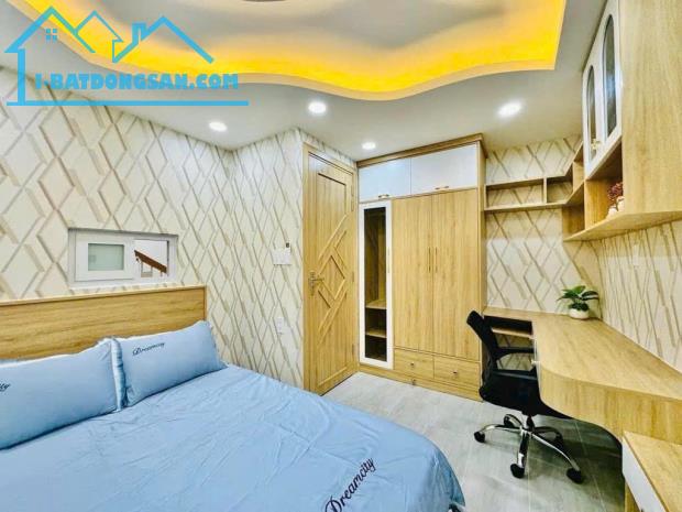 NHÀ SÁT MẶT TIỀN NGUYỄN TƯ GIẢN P12 GV , 5X9 , NHỈNH HƠN 7 TỎI - 5