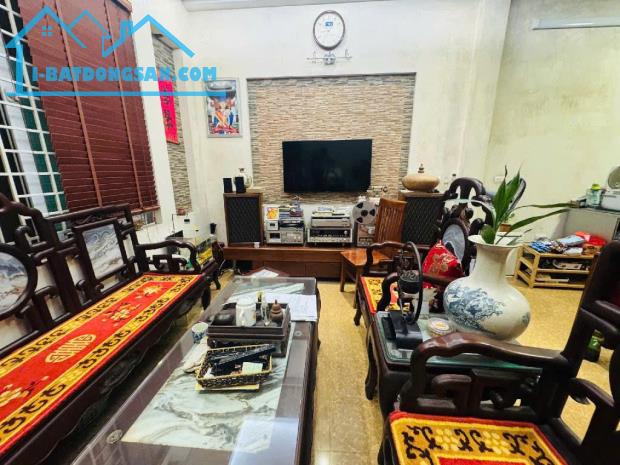 Bán nhà Thanh Xuân Phố Khương Đình 6,8 tỷ, 47m2, MT 5,7m, cách ô tô 30m