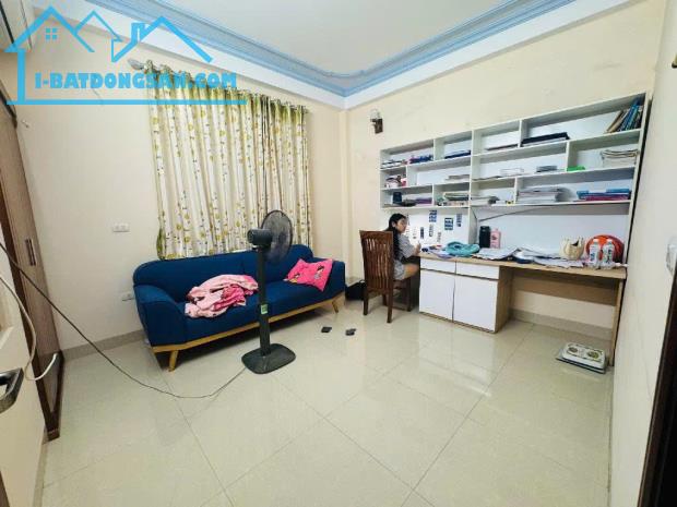 Bán nhà Thanh Xuân Phố Khương Đình 6,8 tỷ, 47m2, MT 5,7m, cách ô tô 30m - 3