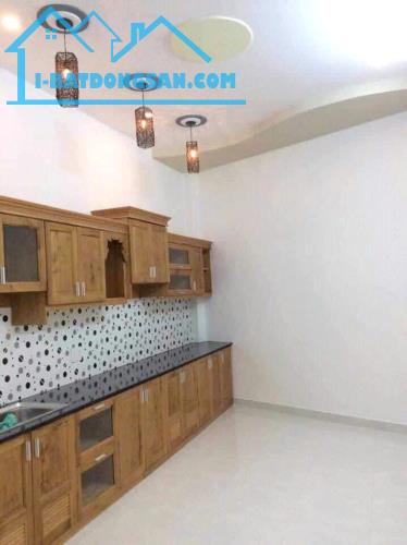 Nhà 2lầu/ST đúc thật SHHC hẻm thông Tám Danh P4Q8 - 1