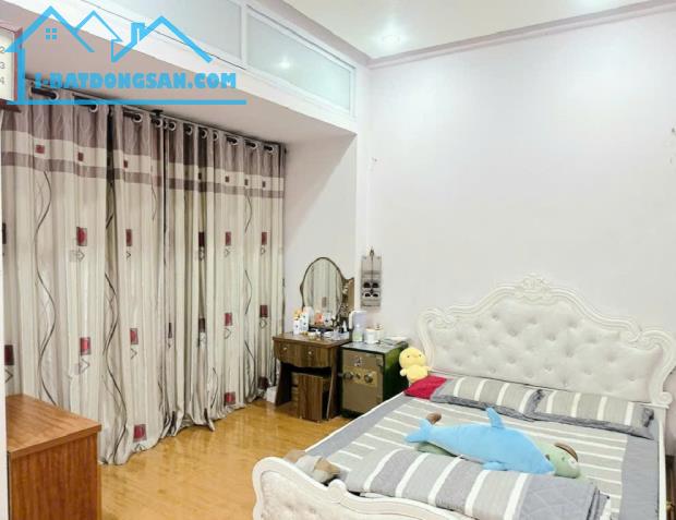 NHÀ ĐẸP CẠNH KĐT VIỆT HƯNG LONG BIÊN, Ô TÔ VAO NHÀ, GẦN PHỐ, DT 48M2 CÓ 7.X TỶ