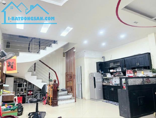 NHÀ ĐẸP CẠNH KĐT VIỆT HƯNG LONG BIÊN, Ô TÔ VAO NHÀ, GẦN PHỐ, DT 48M2 CÓ 7.X TỶ - 1