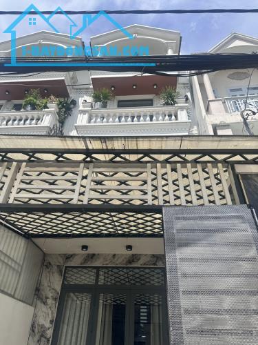 Bán nhà 4tầng đường Hà Huy giáp phường thạnh Lộc quận 12