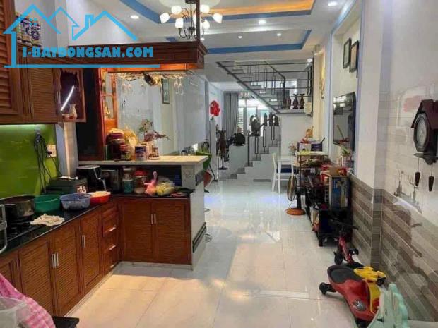 Bán nhà Mặt tiền tại Quận 7 - Diện tích: Chia thành 2 căn - Giá: 12 tỷ 900 triệu - 1