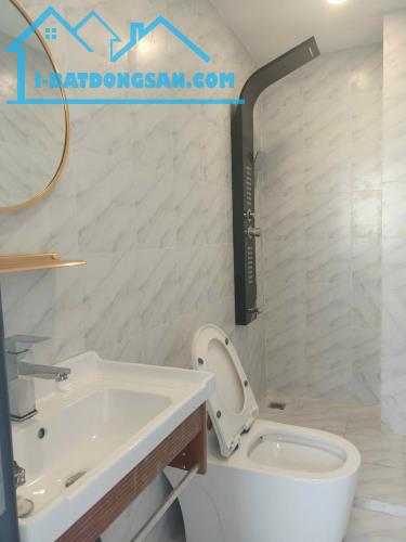 NGAY LÊ VĂN QUỚI - NHÀ ĐẸP SÁT CHỢ 5X22 - DỌN VÀO Ở NGAY - CHỈ HƠN 5.XX - 5