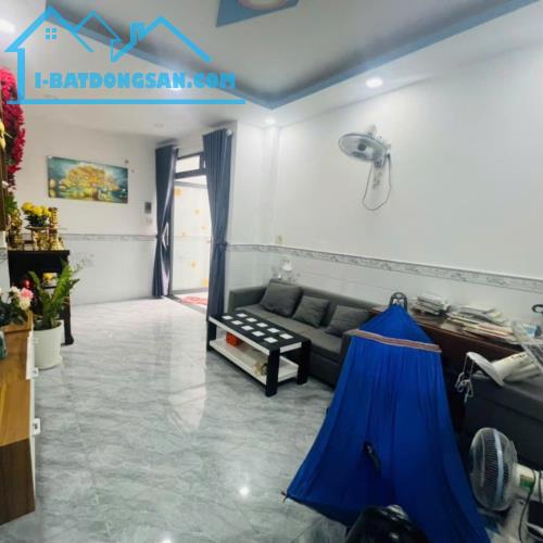 Đường Nguyễn Duy Cung, Hẻm xe hơi, 3PN có PN dưới trệt, 56m2, Chỉ 4 Tỉ 099 - 1