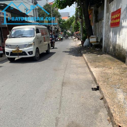 Đường Nguyễn Duy Cung, Hẻm xe hơi, 3PN có PN dưới trệt, 56m2, Chỉ 4 Tỉ 099 - 4