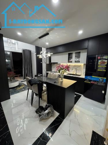 EM HỌ PHỐ CỔ-THANG MÁY - Ô TÔ ĐỖ CỬA -  NGUYỄN CAO  - TẶNG FULL NỘI THẤT XỊN- 39 m- 11 tỷ