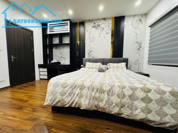 EM HỌ PHỐ CỔ-THANG MÁY - Ô TÔ ĐỖ CỬA -  NGUYỄN CAO  - TẶNG FULL NỘI THẤT XỊN- 39 m- 11 tỷ - 1