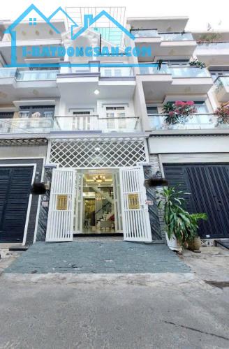 Đi nước ngoài định cư bán gấp nhà ở đường Bắc Hải, phường 15, quận 10, giá 3 tỷ 050 triệu