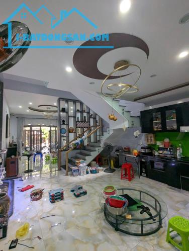Bán Nhà 3 tầng MT Nhơn Hoà 9, Cẩm Lệ, nhà đẹp, MT kinh doanh, giá 4,49 tỷ - 1