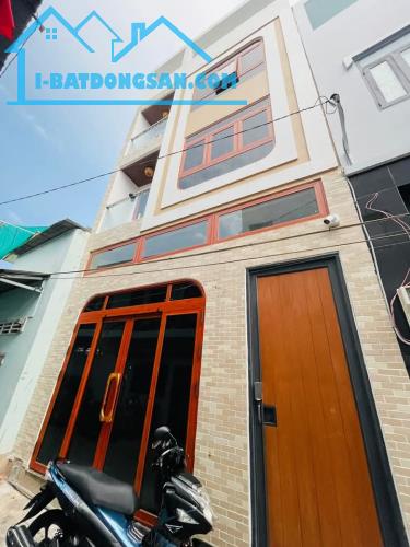 Bán nhà hẻm rộng Nguyễn Cửu Vân P.17,Q.Bình Thạnh,dt: 4,5 x 12 nhà xây 2 lầu 6 Tỷ 3.