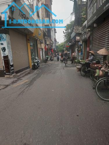 Bán đất tặng nhà Ngô Gia Tự, Long Biên,  ngõ thông, 2 thoáng, ngõ ô tô, 75m2, mặt tiền 5m - 5
