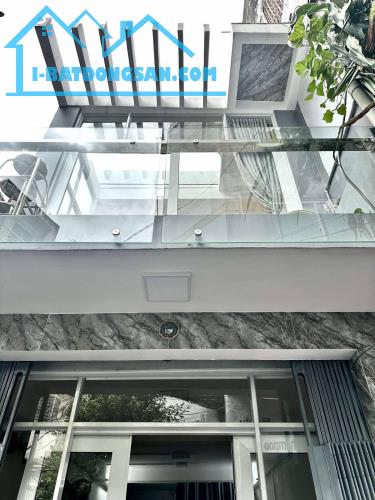 NGAY PHỐ BÙI VIỆN - 3 TẦNG - CÁCH 10M RA MẶT PHỐ-