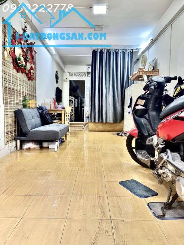 NGAY PHỐ BÙI VIỆN - 3 TẦNG - CÁCH 10M RA MẶT PHỐ- - 4