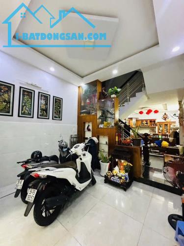 Quận3, HXH, vài bước ra MT Lý Chính Thắng_Trần Quốc Thảo, 36m2, 4 Tầng, 4Pn, 7.25 Tỷ