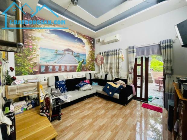 "Bán nhà 3 tầng - Tăng Nhơn Phú - Tăng Nhơn Phú B, Thủ Đức .Diện tích: (4.3 x 19) = ~81.7m - 3