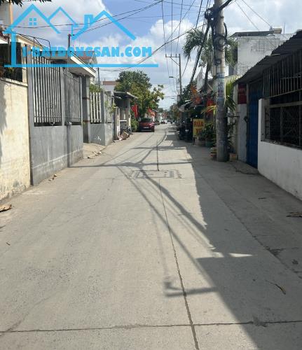 BÁN NHÀ 3 TẦNG XE HƠI NGỦ TRONG NHÀ – 172M2 – CHỈ 13 TỶ – HẺM THÔNG LÊ VĂN THỊNH,