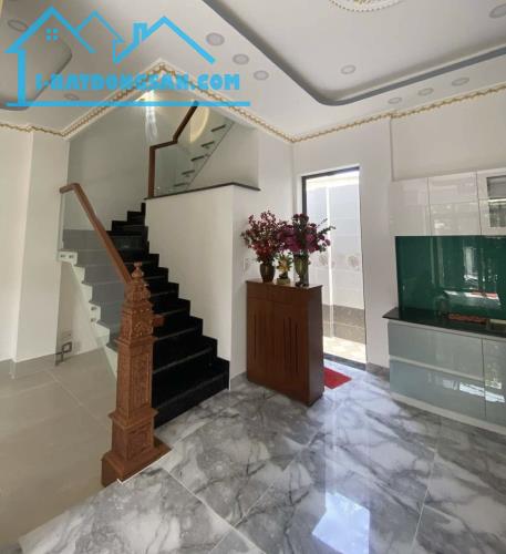 BÁN NHÀ 3 TẦNG XE HƠI NGỦ TRONG NHÀ – 172M2 – CHỈ 13 TỶ – HẺM THÔNG LÊ VĂN THỊNH, - 3