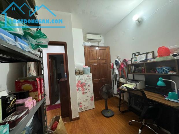 CC Kim Văn  Kim Lũ, DT: 65m2, nhà đang ở sau 2 tuần không bán được sửa và tăng giá - 4
