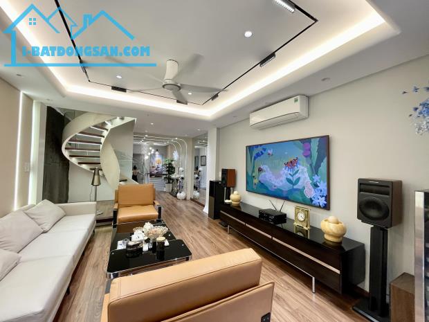Lô góc Nguyễn Đức Cảnh, Gara Ô tô, Xây mới 7 tầng Thang Máy, dt 61m2, mt 4.4m, Giá 22.9 tỷ