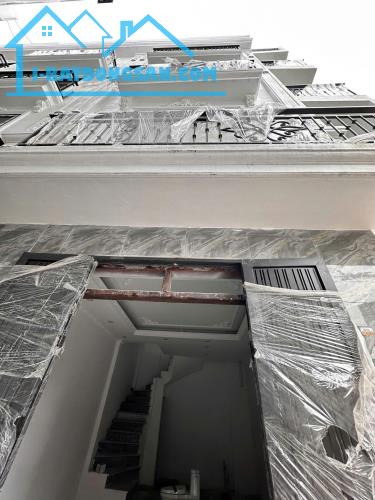 BÁN NHÀ NGÔ GIA TỰ, LONG BIÊN, NHÀ XÂY MỚI, 10M RA Ô TÔ TRÁNH ĐỖ NGÀY ĐÊM, GIAO THÔNG DI - 1
