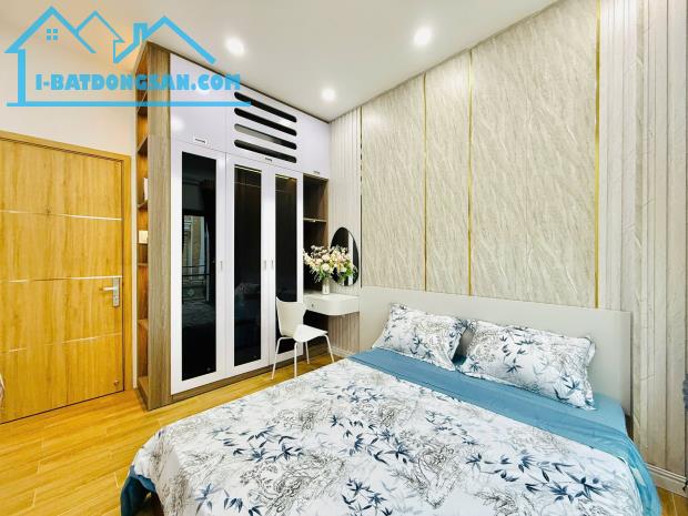 NHÀ ĐẸP QUÁ! 3PN, NỘI THẤT ĐẸP, KHU VỰC SẦM UẤT, RA SÂN BAY GẦN XỊCH - 3