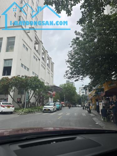Mặt Phố Nghĩa Đô, Kinh Doanh Sầm Uất, Thửa vuông A4 , DT 79m2, 3 tầng, mt 6.5m, Giá 37 tỷ.