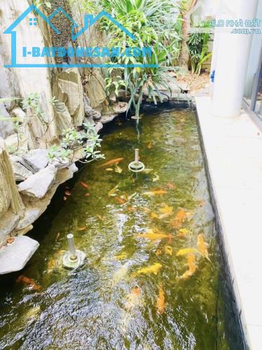 Bán biệt thự khu đô thị Dịch Vọng Cầu Giấy, 268m2, mặt tiền 15m, rất gần công viên, 72 tỷ