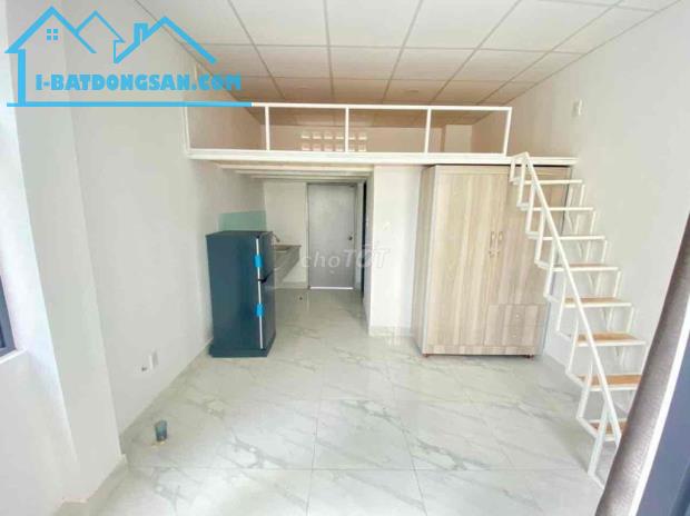 Phòng Trọ Có Máy Lạnh có Gác ở Đường Lê Trọng Tấn, Quận Tân Phú