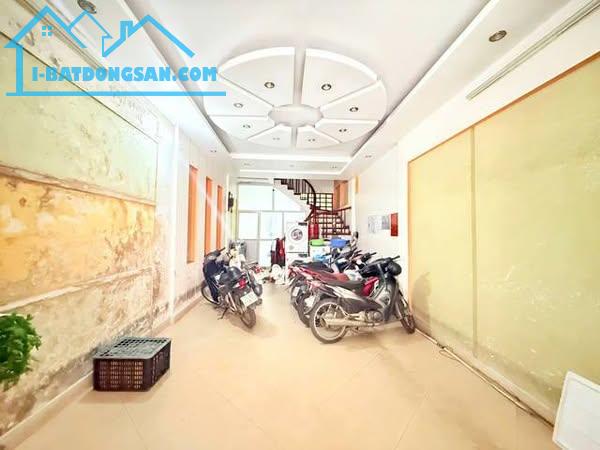 Bán nhà mặt ngõ ô tô phố Pháo Đài Láng , Quận Đống Đa 5 tâng, mặt tiền 4m, diện tích 69m2 - 2