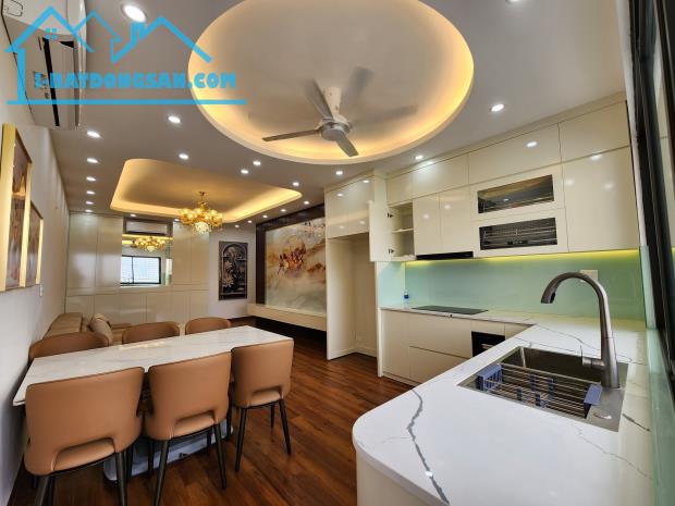 🏢 CĂN HỘ CỰC ĐẸP – 3 PHÒNG NGỦ – RESCO CỔ NHUẾ – TẦNG 8 – 134.4M² – GIÁ 7.7 TỶ