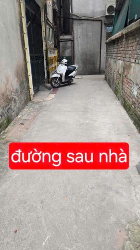 Nhà hiếm đường Giải Phóng, gần bến xe Nước Ngầm, 2 mặt ngõ trước sau, sát phố chính, dt - 2
