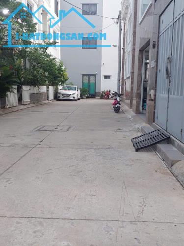 Nhà mặt phố kinh doanh đa ngành nghề ,gần bệnh viện Lê Văn Thịnh 5 phút di chuyển,Thủ Đức