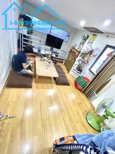 Bán nhà CMT8, Tân Bình, gần CV Lê Thị Riêng, 28m2, 1 trệt 1 lửng 1 lầu , nhỉnh 4 tỷ. - 2