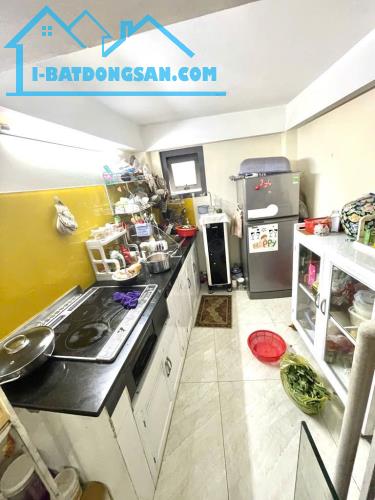 Bán nhà CMT8, Tân Bình, gần CV Lê Thị Riêng, 28m2, 1 trệt 1 lửng 1 lầu , nhỉnh 4 tỷ. - 4