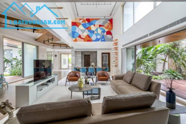 Bán Nhà 170m² Phố Yên Hoa – 3 Mặt Thoáng – Sân Vườn Rộng – View Hồ Cực Đẹp – 52 Tỷ