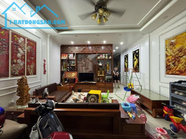 Bán Gấp Nhà Trong Ngõ Ô Tô Đường Hoàng Mai. 61m2, Mặt Tiền 5,3m,5 Tầng . 13,8 tỉ đẹp long - 2