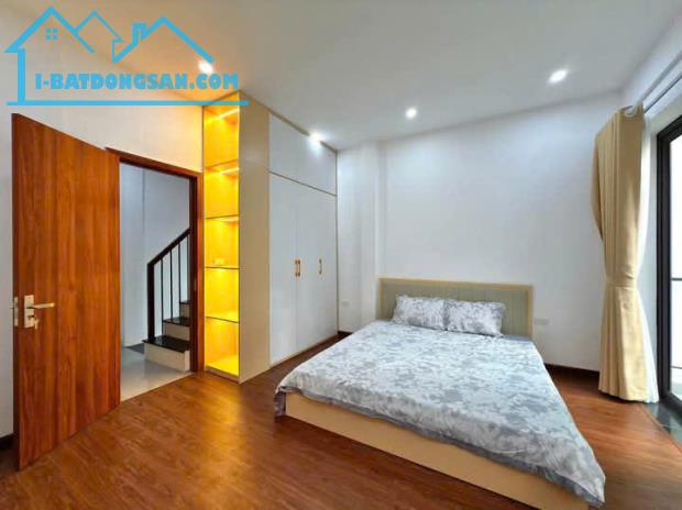 Chính chủ cần bán gấp nhà Hoàng Văn Thái 50m giá 13 tỷ khu phân lô quân đội , ô tô tránh