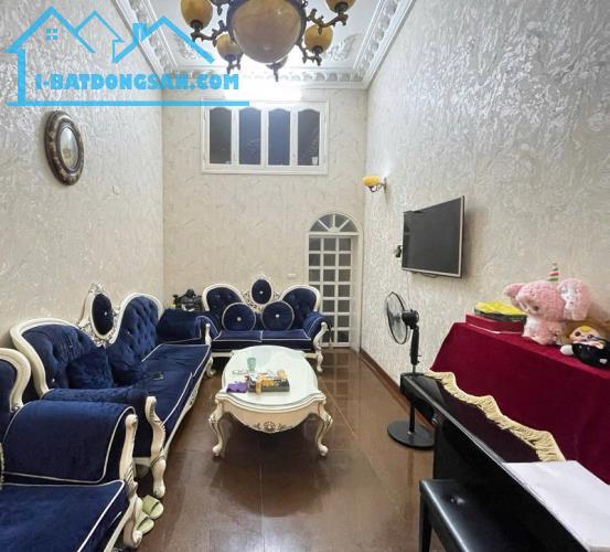 SIÊU PHẨM VĂN CHƯƠNG– ĐỐNG ĐA– MẶT ĐƯỜNG ÔTÔ TRÁNH– VỈA HÈ RỘNG– KINH DOANH ĐỈNH– 12.65 TỶ