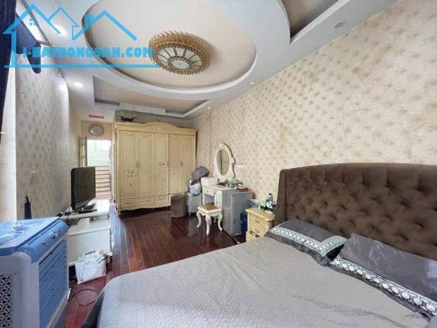 SIÊU PHẨM VĂN CHƯƠNG– ĐỐNG ĐA– MẶT ĐƯỜNG ÔTÔ TRÁNH– VỈA HÈ RỘNG– KINH DOANH ĐỈNH– 12.65 TỶ - 3